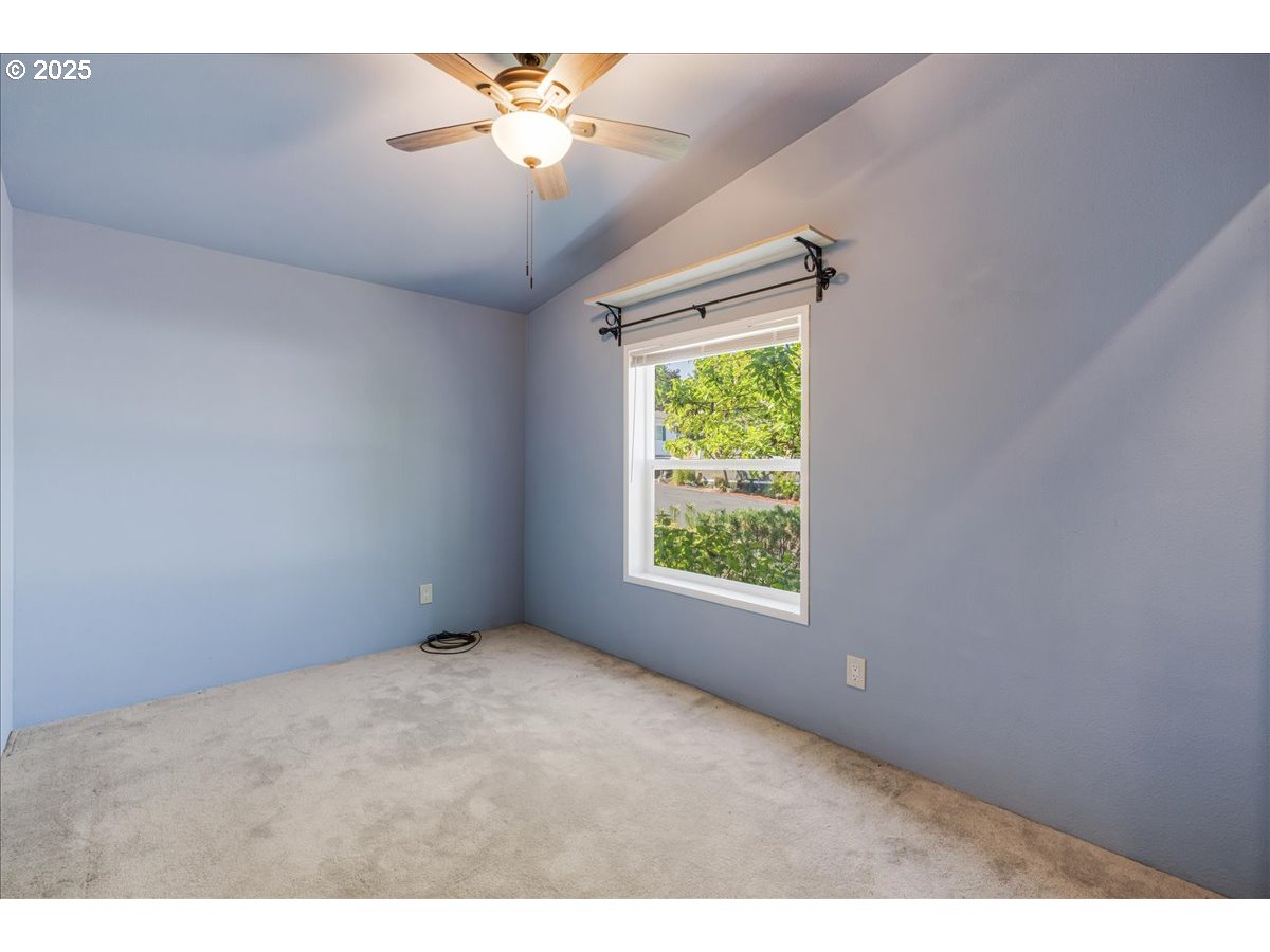 Gresham, Oregon 97080, United States, 3 Bedrooms Bedrooms, ,2 BathroomsBathrooms,Residential,Pending,198369