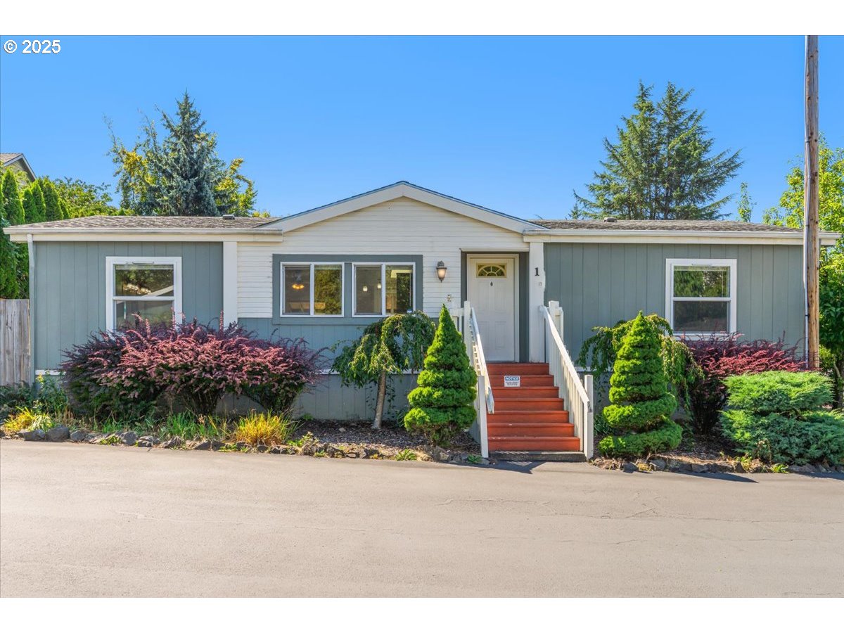 Gresham, Oregon 97080, United States, 3 Bedrooms Bedrooms, ,2 BathroomsBathrooms,Residential,Pending,198369