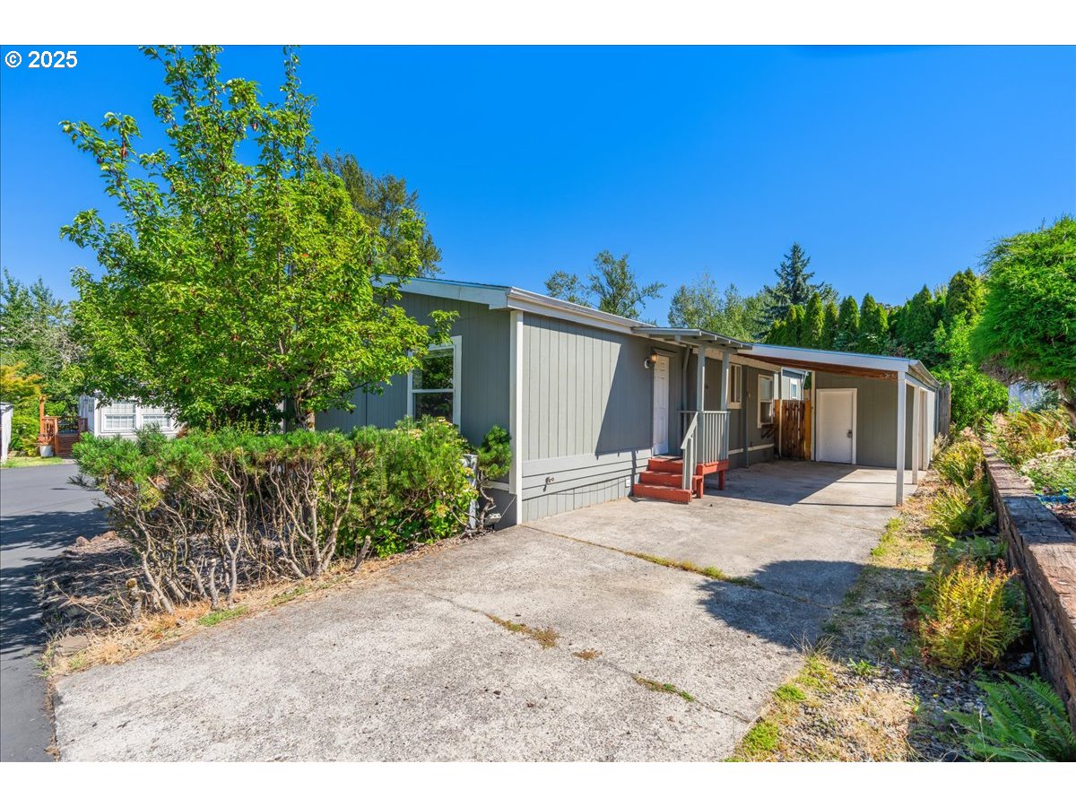 Gresham, Oregon 97080, United States, 3 Bedrooms Bedrooms, ,2 BathroomsBathrooms,Residential,Pending,198369