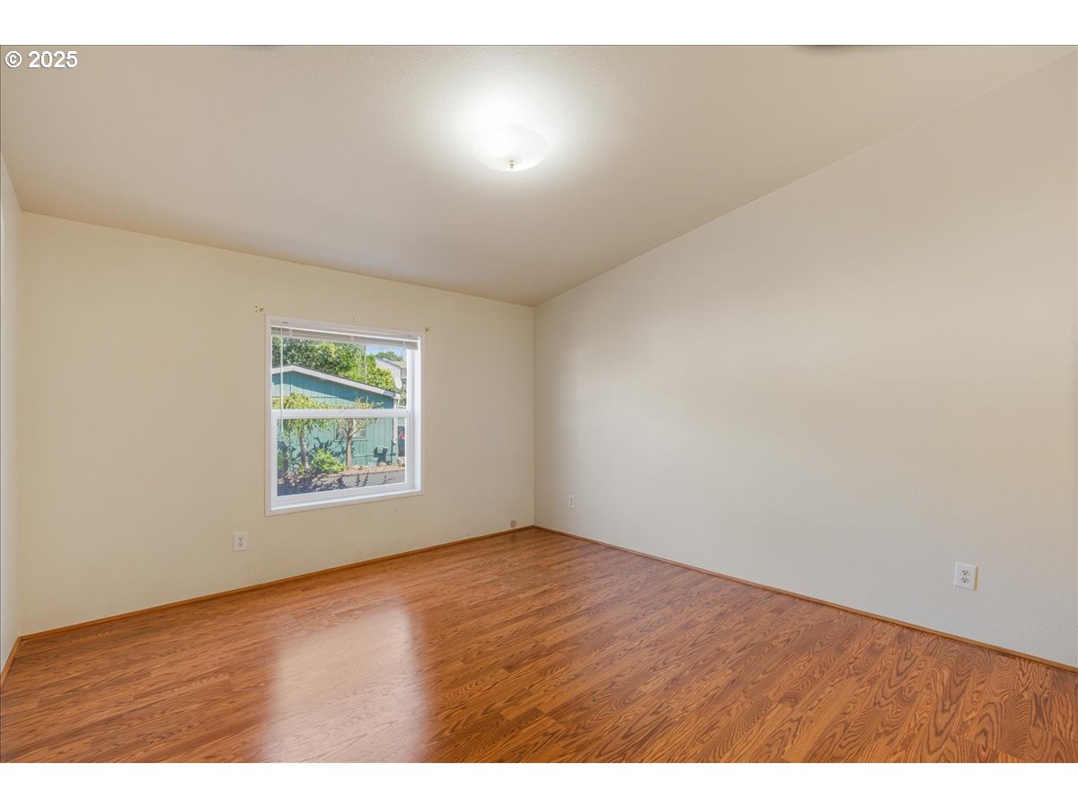 Gresham, Oregon 97080, United States, 3 Bedrooms Bedrooms, ,2 BathroomsBathrooms,Residential,Pending,198369