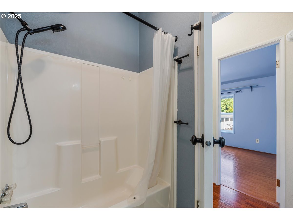 Gresham, Oregon 97080, United States, 3 Bedrooms Bedrooms, ,2 BathroomsBathrooms,Residential,Pending,198369