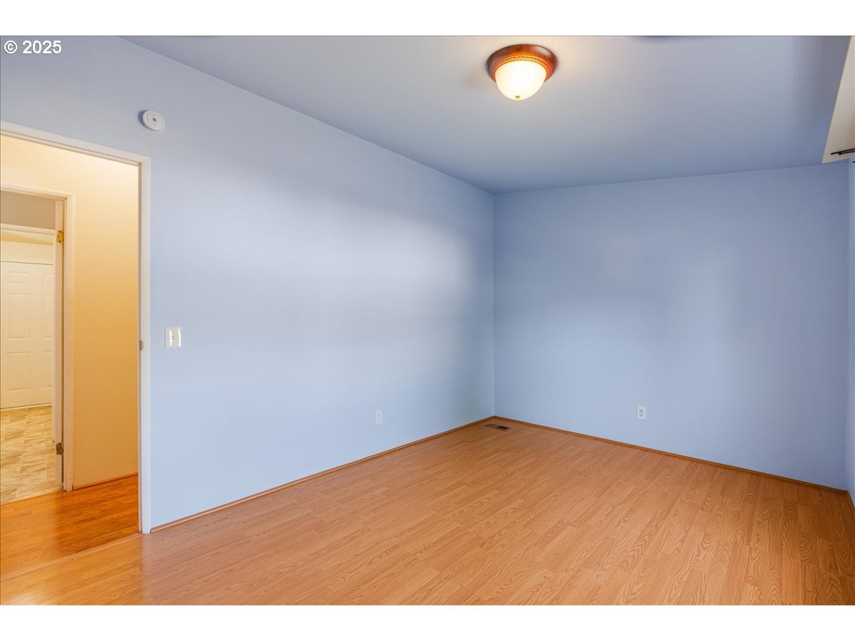 Gresham, Oregon 97080, United States, 3 Bedrooms Bedrooms, ,2 BathroomsBathrooms,Residential,Pending,198369