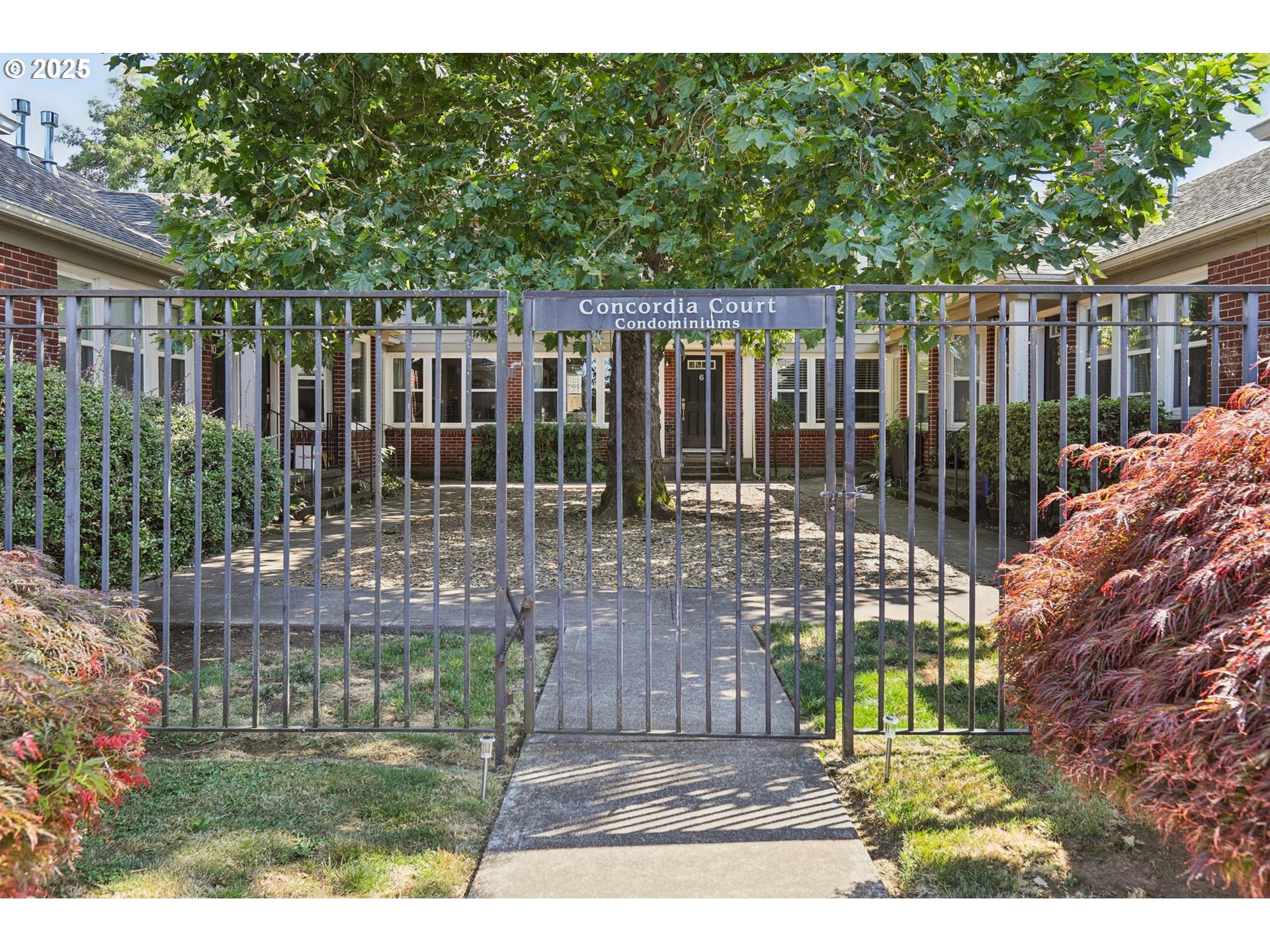 2530 NE KILLINGSWORTH ST 11