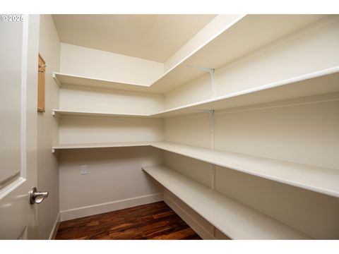 Tiny photo for 1122 Swale Ridge Loop, Creswell, OR 97426 (MLS # 251033932)