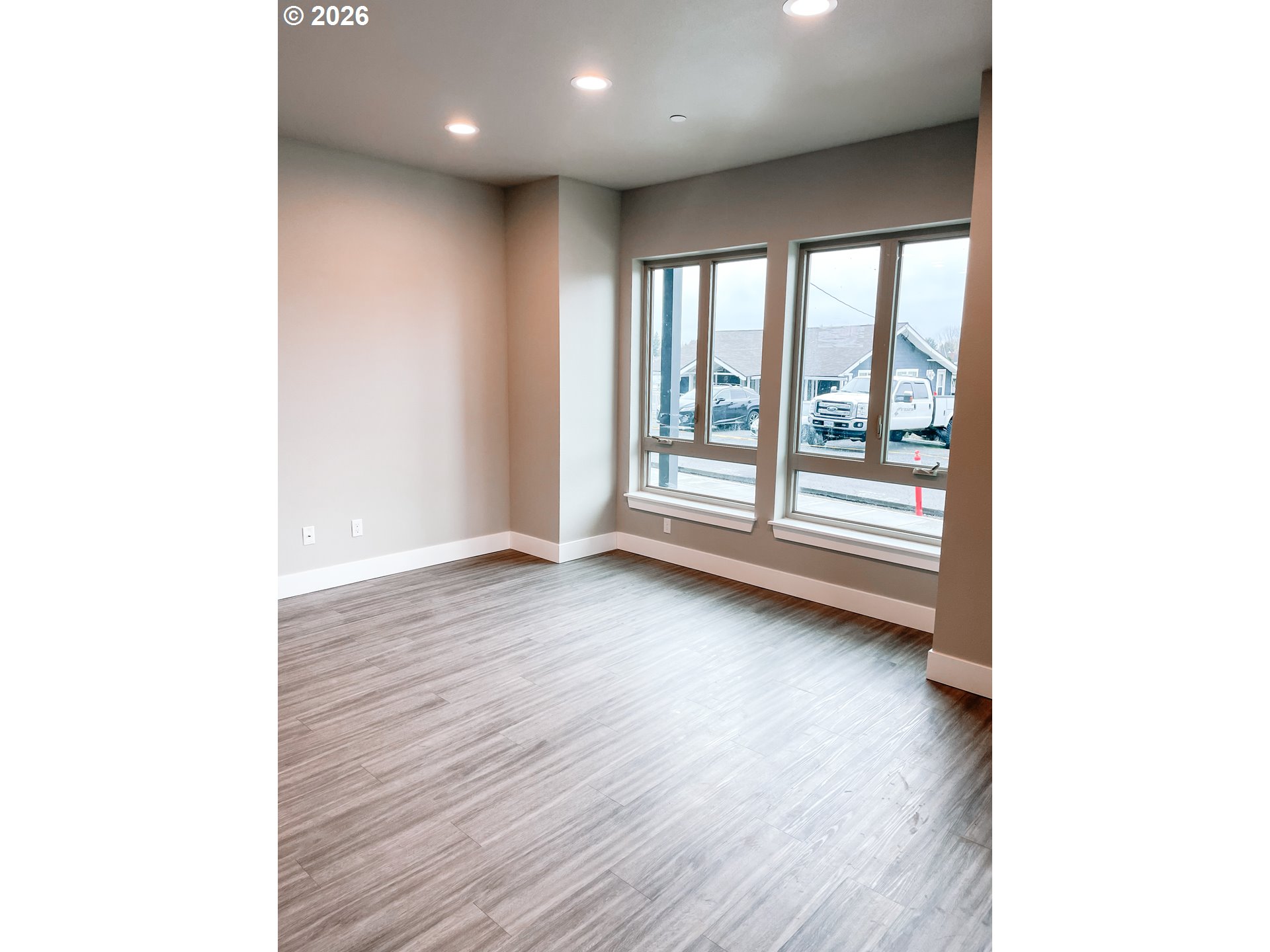 302 N BRIDGETON RD