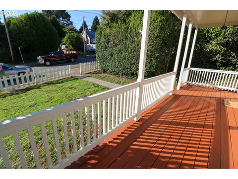 A home in Coos Bay