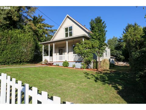 A home in Coos Bay