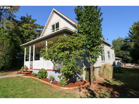 A home in Coos Bay