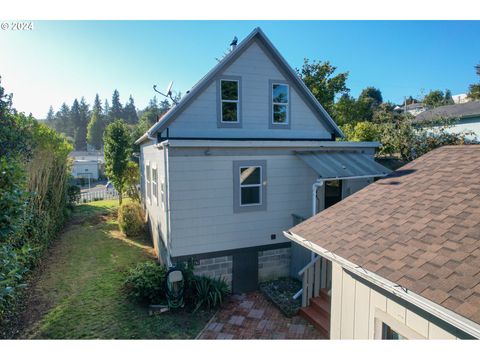 A home in Coos Bay