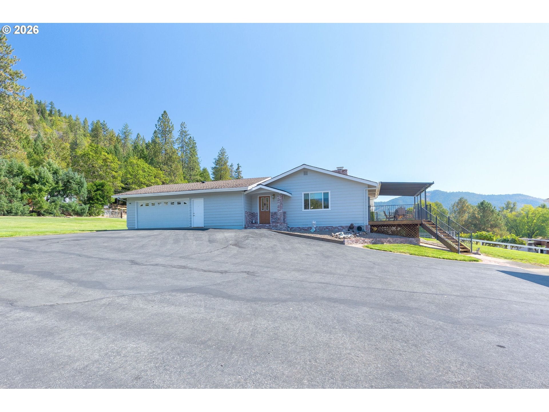 7695 N APPLEGATE RD