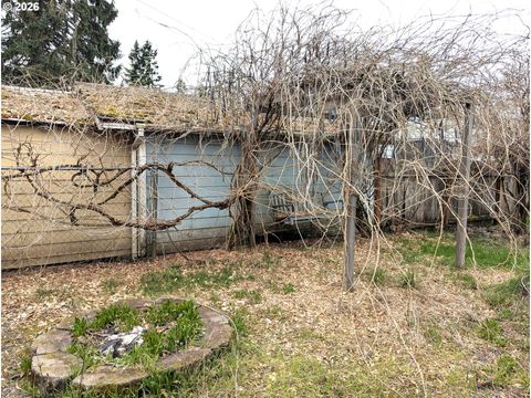Tiny photo for 76232 Beech St, Oakridge, OR 97463 (MLS # 597717248)