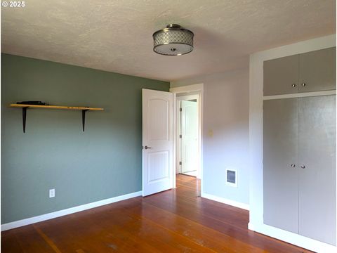 Tiny photo for 76232 Beech St, Oakridge, OR 97463 (MLS # 597717248)