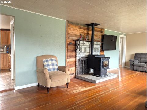 Tiny photo for 76232 Beech St, Oakridge, OR 97463 (MLS # 597717248)