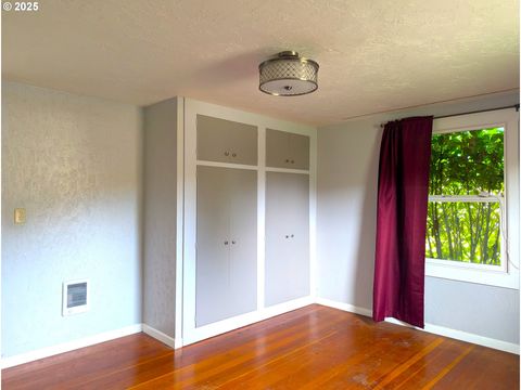 Tiny photo for 76232 Beech St, Oakridge, OR 97463 (MLS # 597717248)