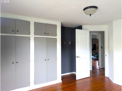 Tiny photo for 76232 Beech St, Oakridge, OR 97463 (MLS # 597717248)