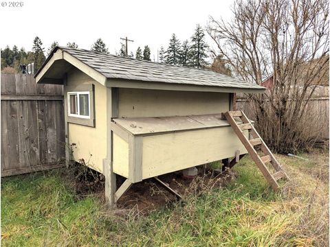 Tiny photo for 76232 Beech St, Oakridge, OR 97463 (MLS # 597717248)