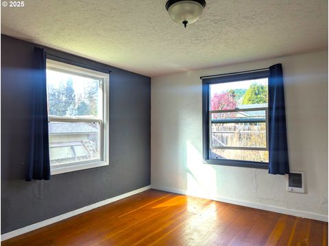 Tiny photo for 76232 Beech St, Oakridge, OR 97463 (MLS # 597717248)