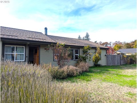 Tiny photo for 76232 Beech St, Oakridge, OR 97463 (MLS # 597717248)