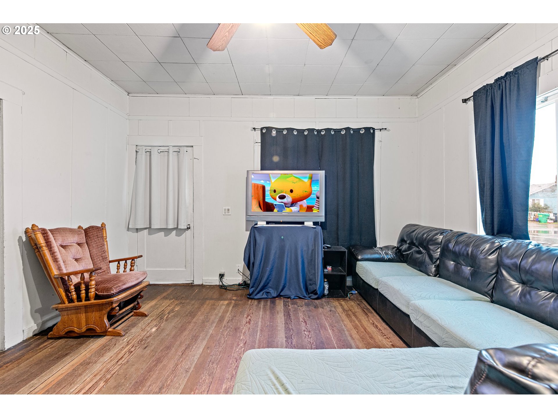 105 N 7TH ST