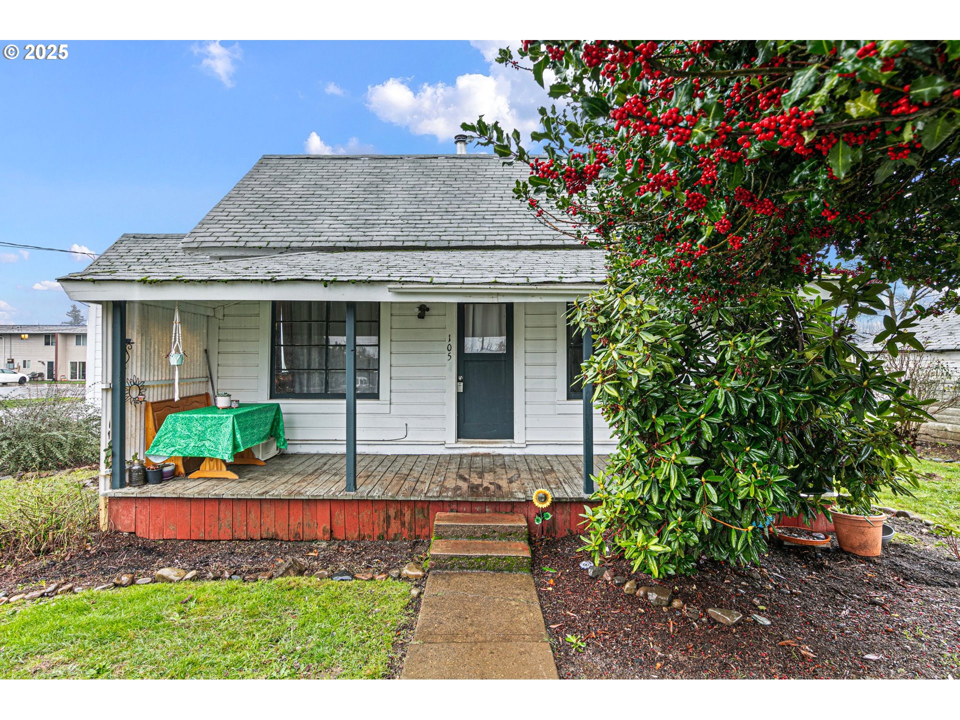 105 N 7TH ST