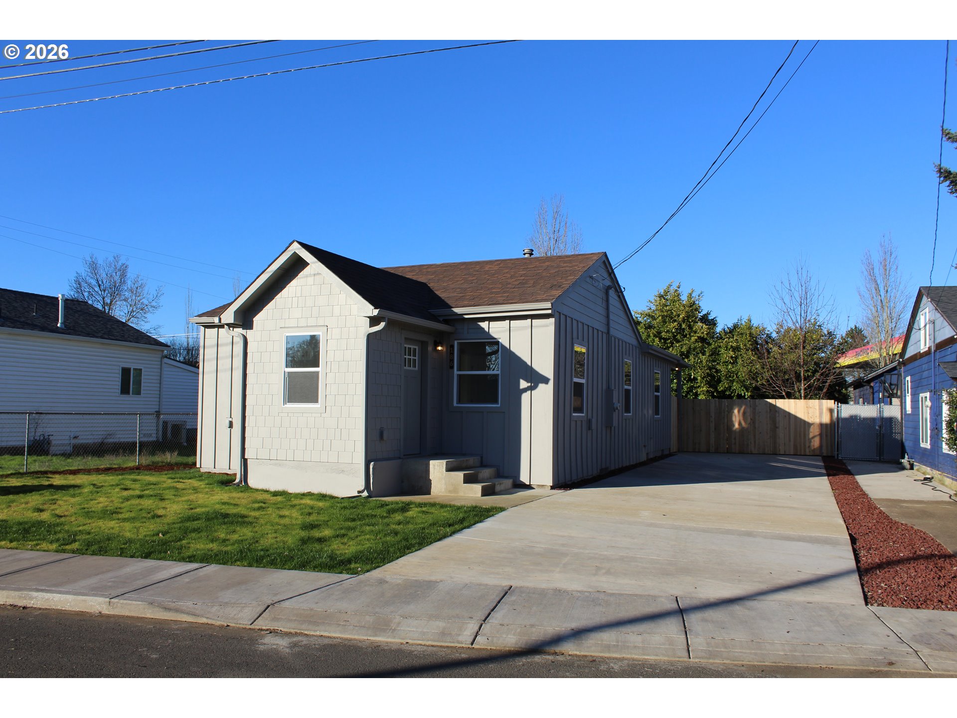 Photo 1 of 18 — 186 SW RAINBOW AVE, Dallas, OR 97338