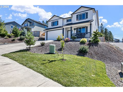 Photo of 228 Rockcrest Dr, Lowell, OR 97452 (MLS # 664257466)