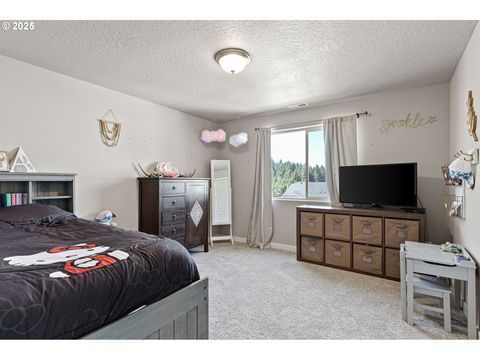 Tiny photo for 228 Rockcrest Dr, Lowell, OR 97452 (MLS # 664257466)