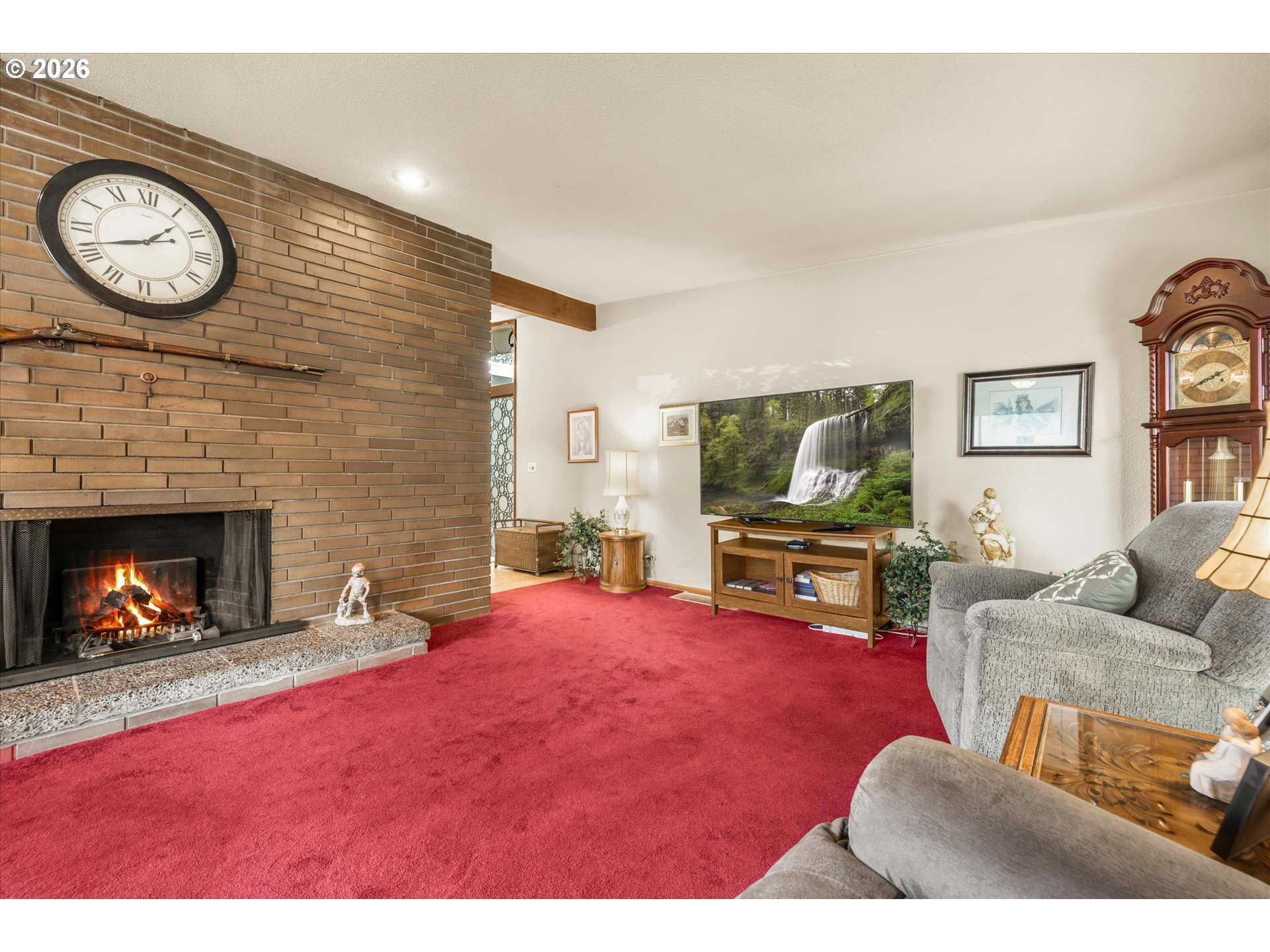 2205 N COUNTRY CLUB DR