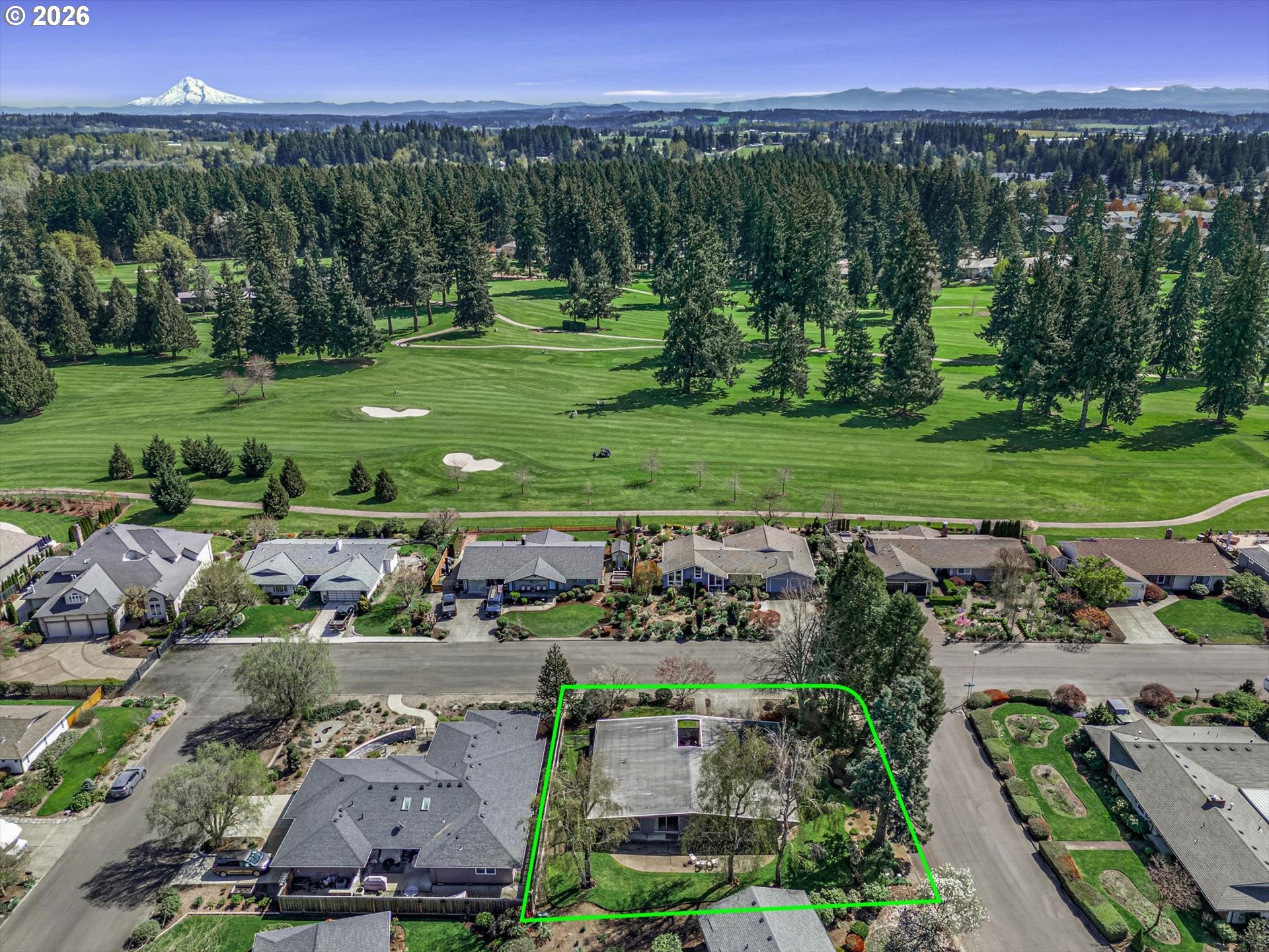 2205 N COUNTRY CLUB DR