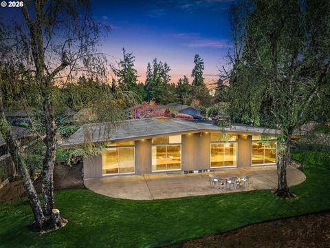 2205 N COUNTRY CLUB DR Canby OR 97013