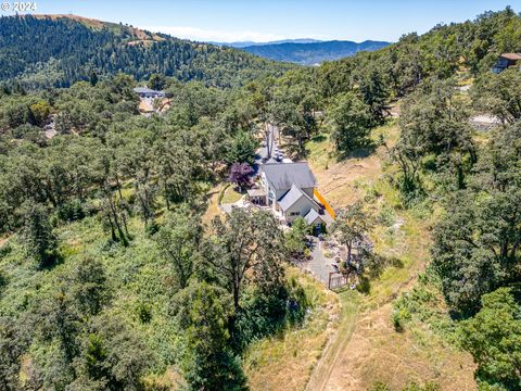 A home in Roseburg