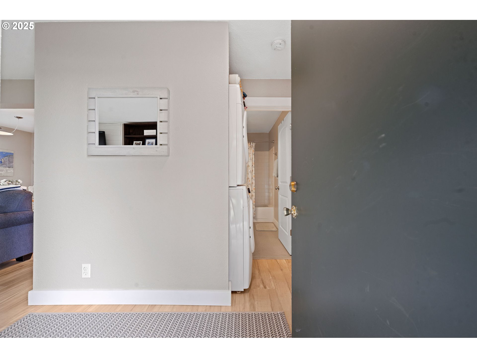 319 NE SKIPANON DR 319