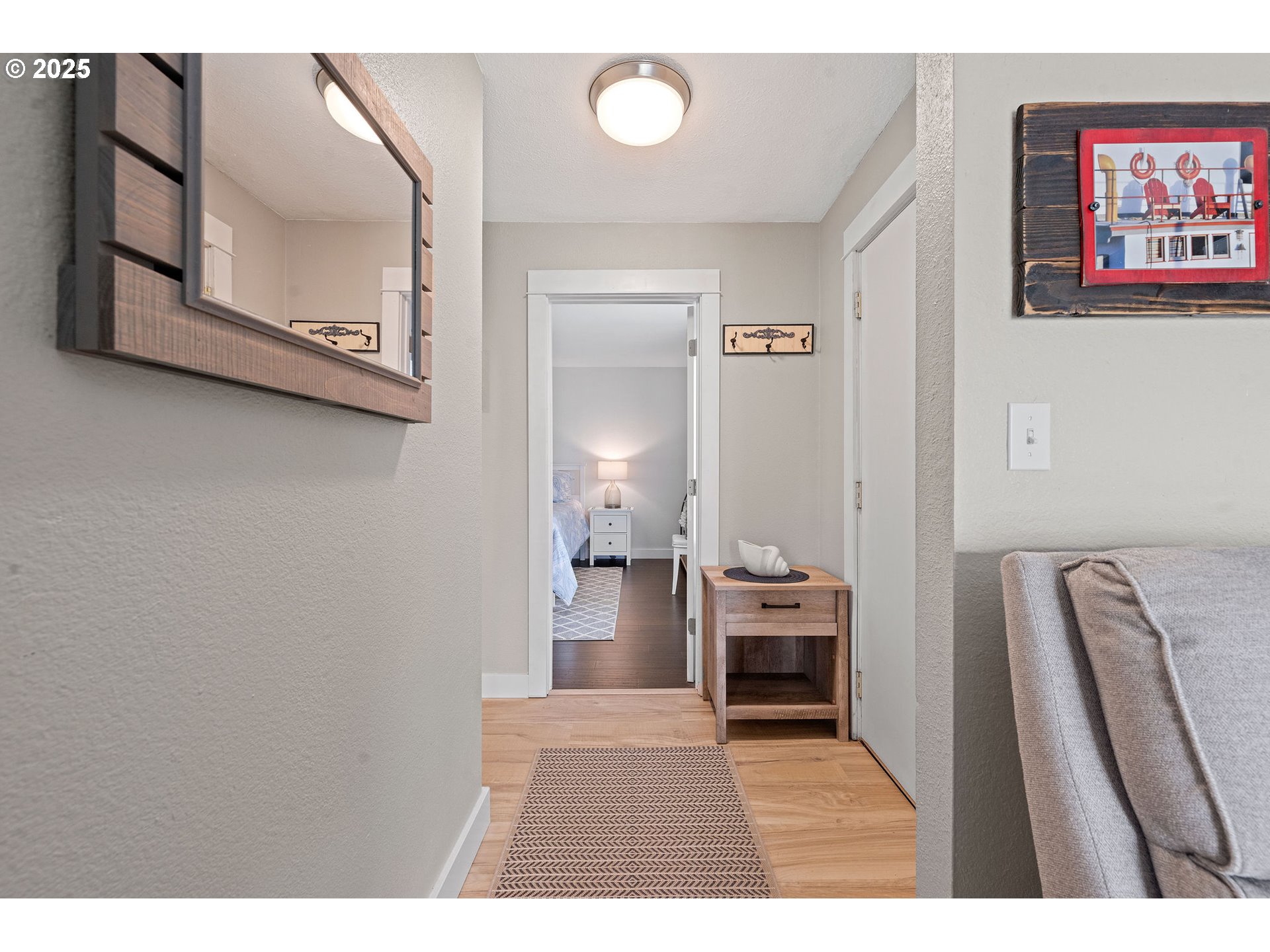 319 NE SKIPANON DR 319