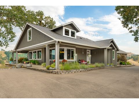 A home in Roseburg