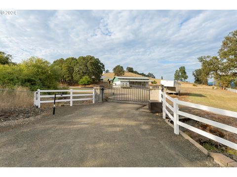 A home in Roseburg