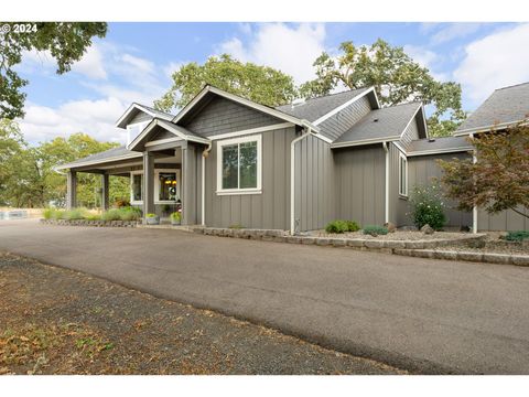 A home in Roseburg