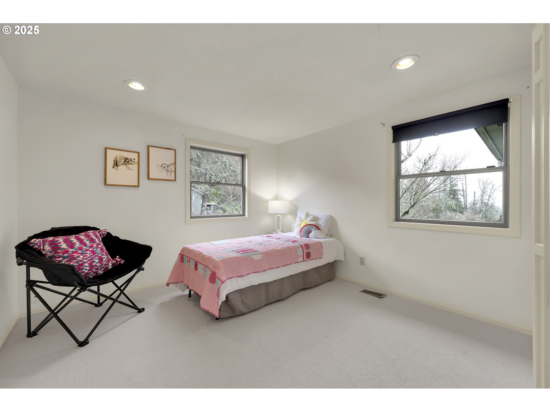 Eugene, Oregon 97405, United States, 4 Bedrooms Bedrooms, ,3 BathroomsBathrooms,Residential,Pending,103725