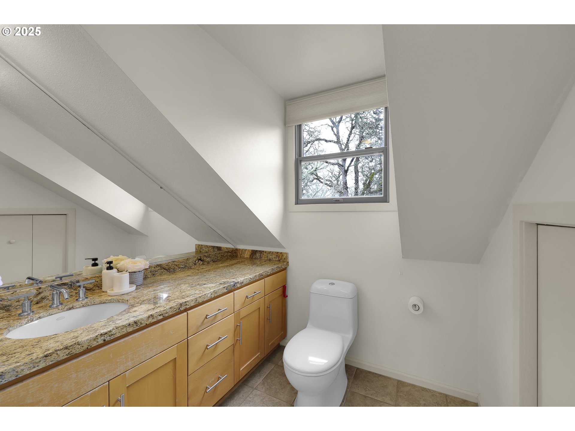 Eugene, Oregon 97405, United States, 4 Bedrooms Bedrooms, ,3 BathroomsBathrooms,Residential,Pending,103725