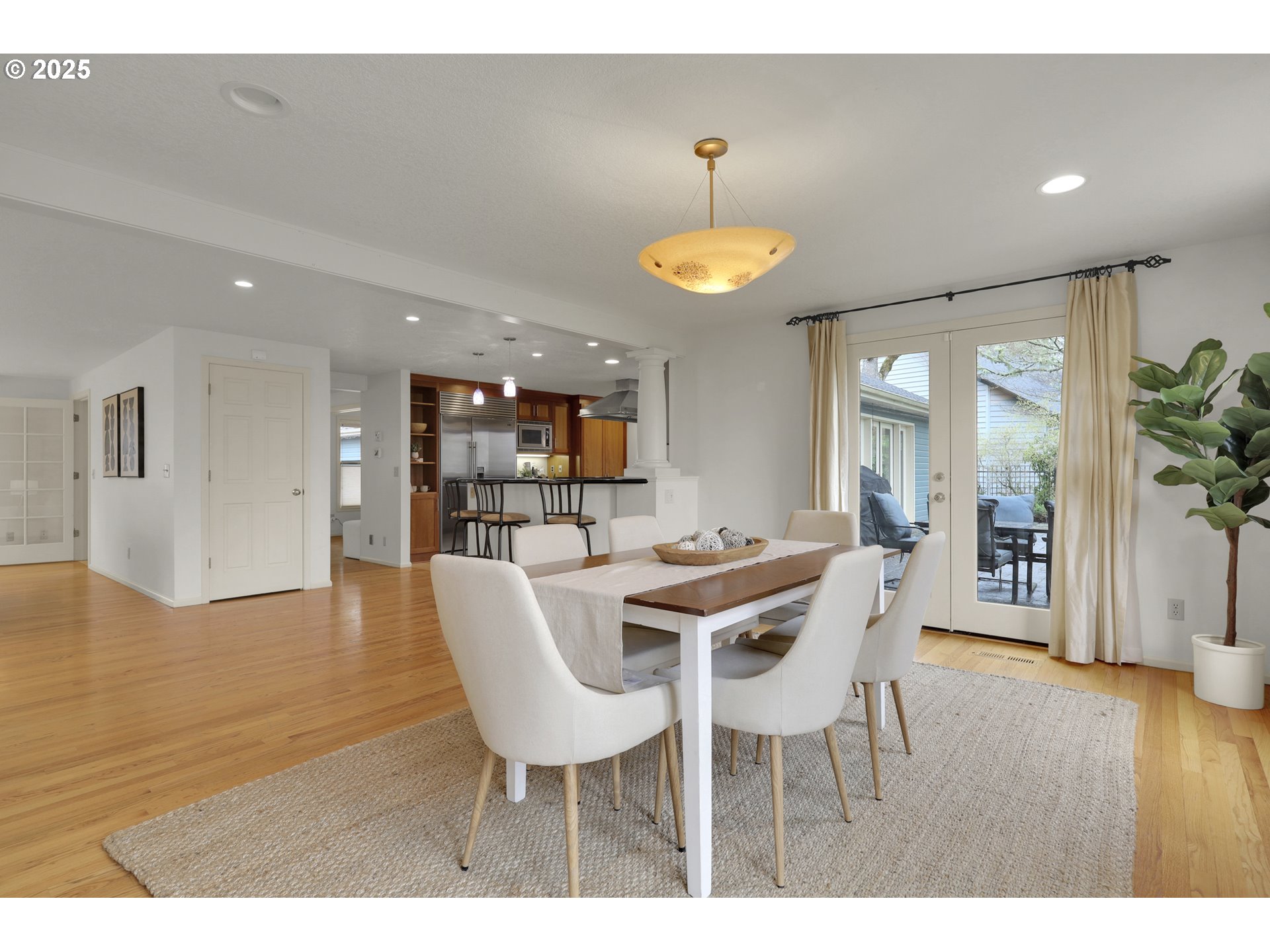 Eugene, Oregon 97405, United States, 4 Bedrooms Bedrooms, ,3 BathroomsBathrooms,Residential,Pending,103725