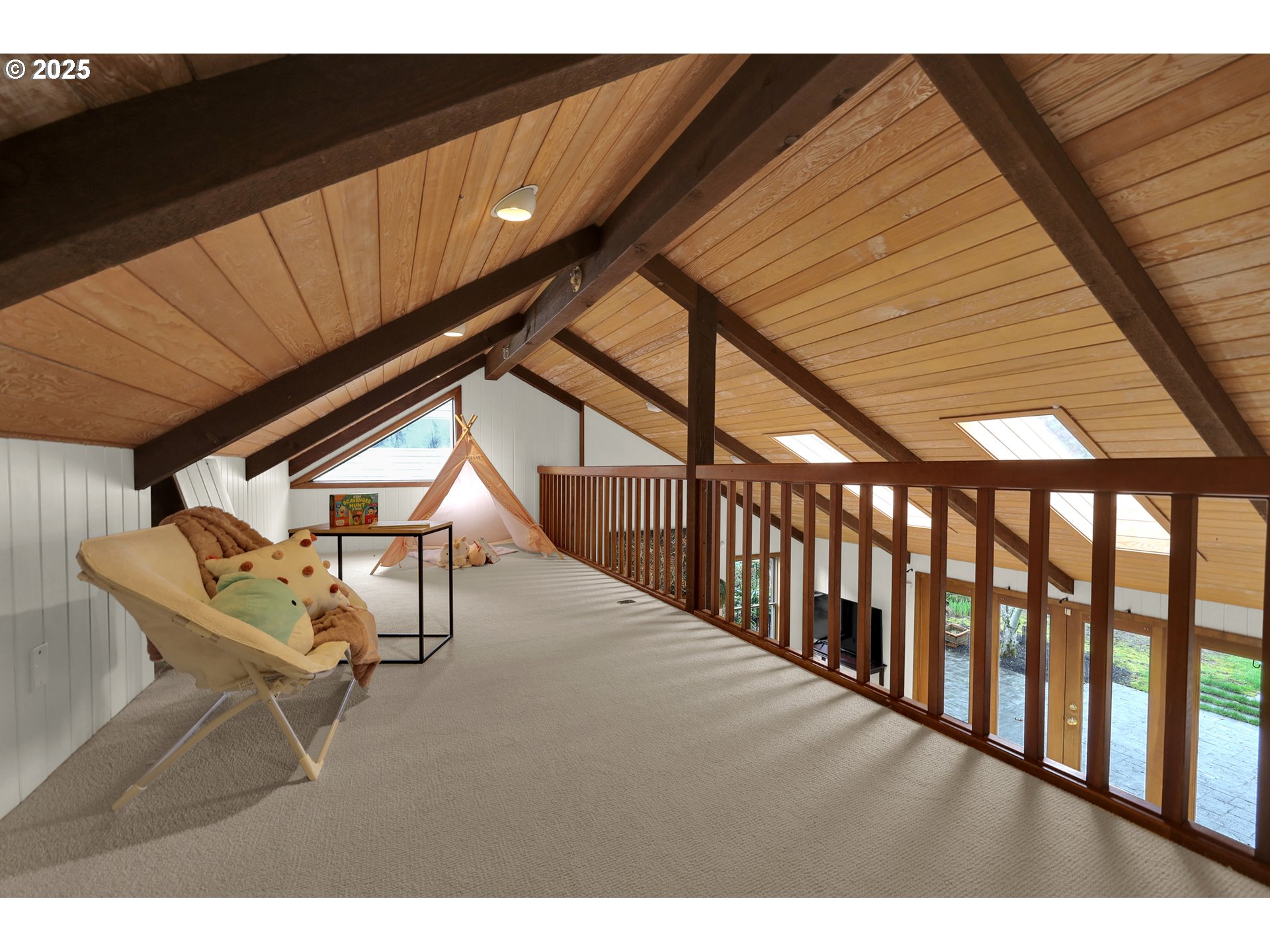 Eugene, Oregon 97405, United States, 4 Bedrooms Bedrooms, ,3 BathroomsBathrooms,Residential,Pending,103725