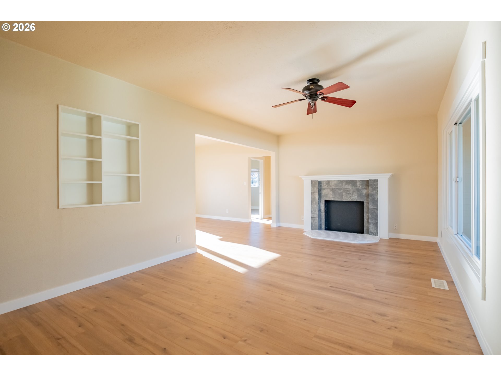 3392 Sunnyview RD NE