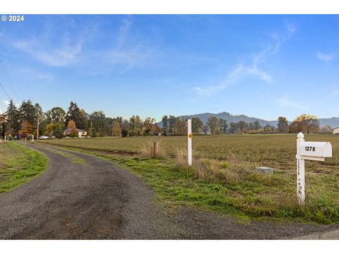 A home in Roseburg