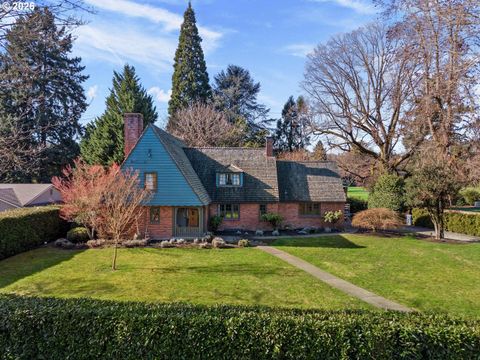 1833 SE EXETER DR Portland OR 97202