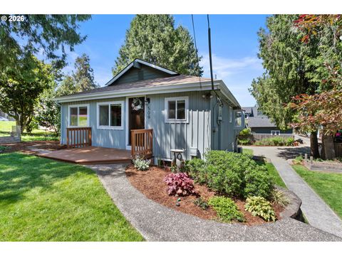 509 JQ ADAMS ST Oregon City OR 97045