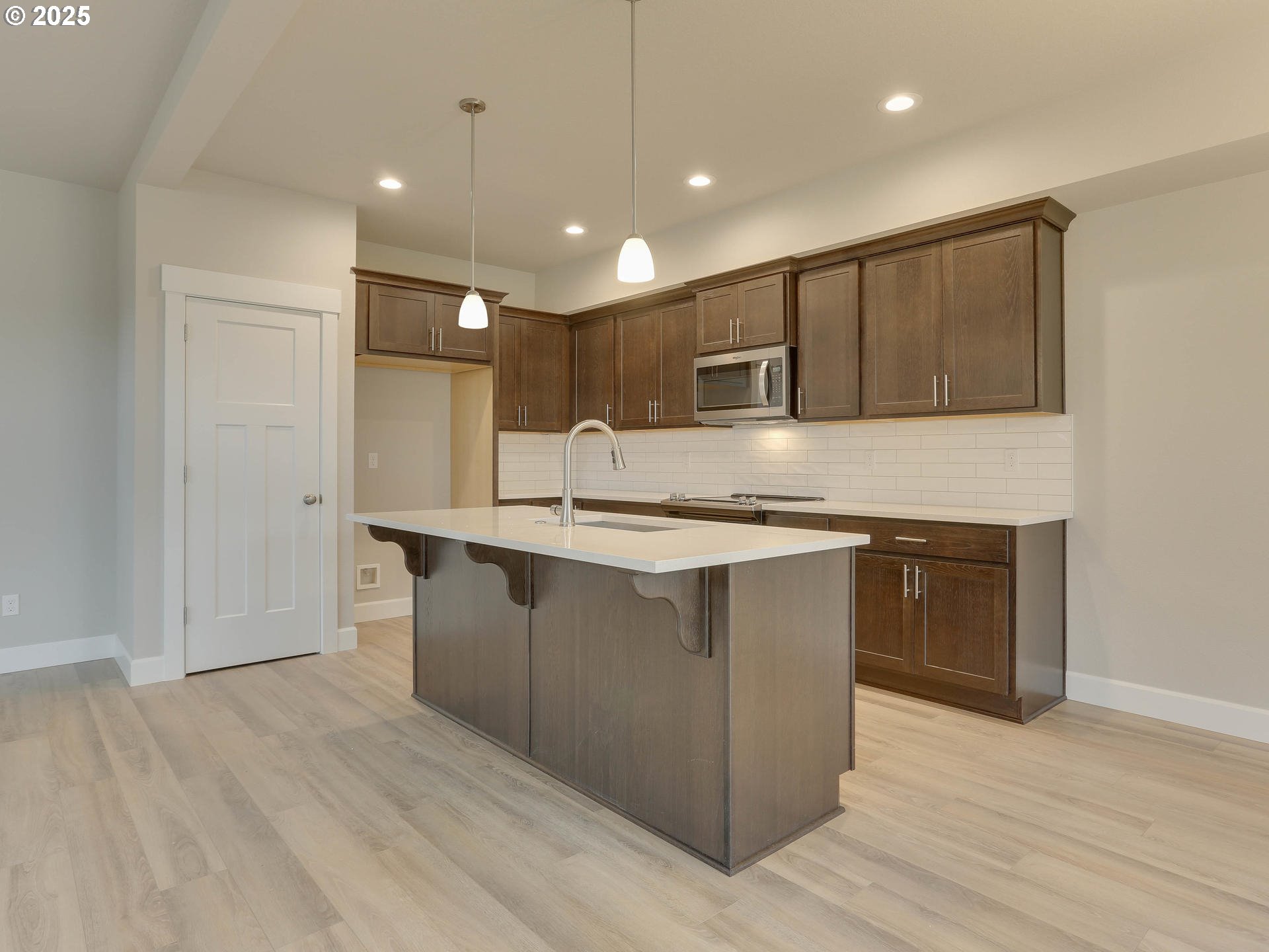2219 E Badger WAY
