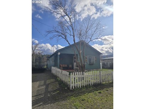 302 W 3RD ST Wallowa OR 97885
