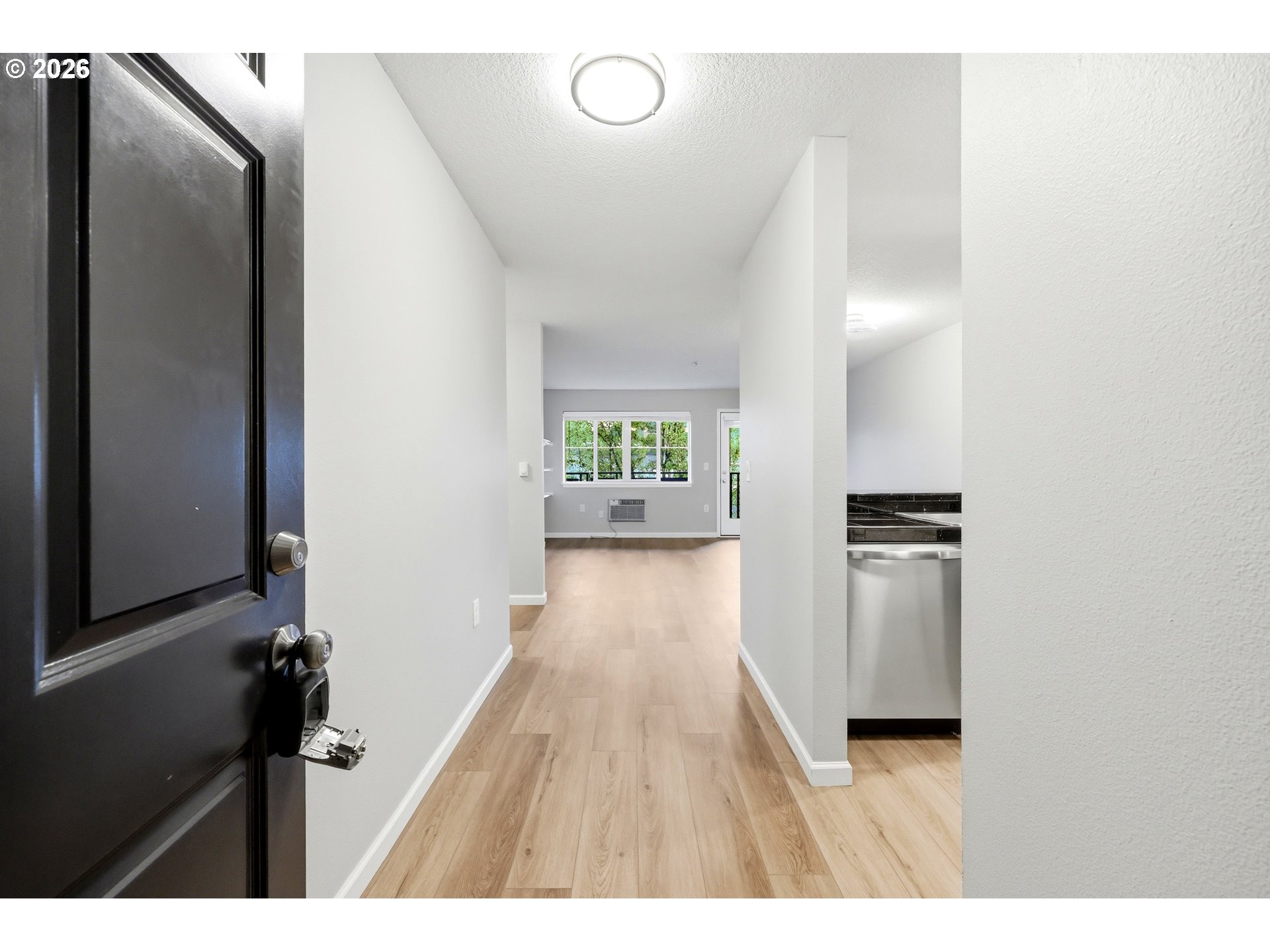 318 NE ROBERTS AVE 204