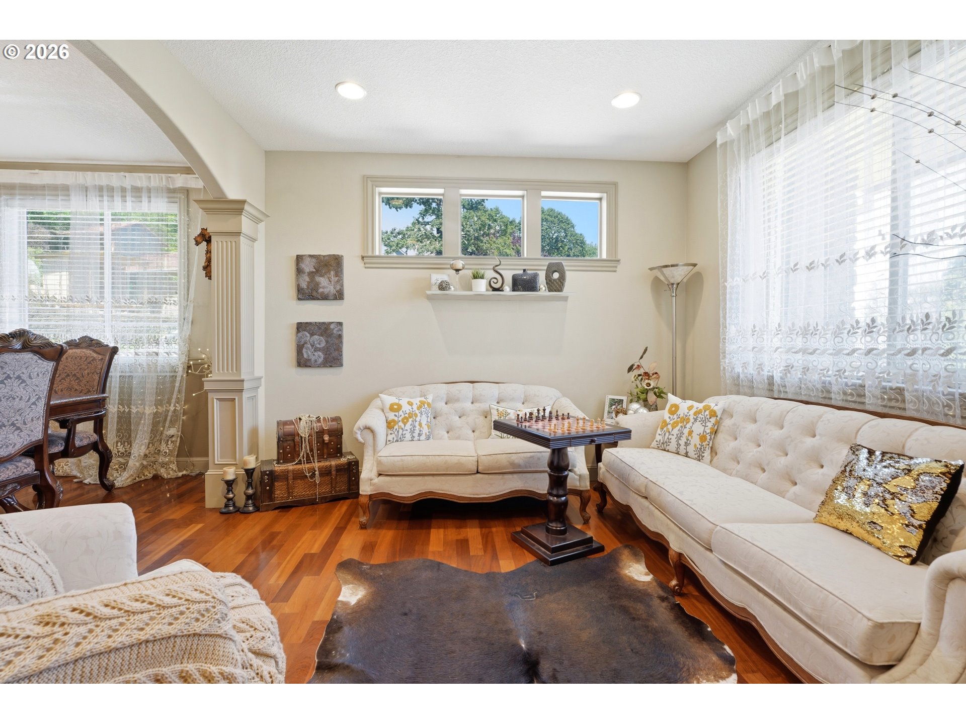 1935 E FORBES CT