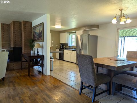 Tiny photo for 76501 Portal Dr, Oakridge, OR 97463 (MLS # 294270978)
