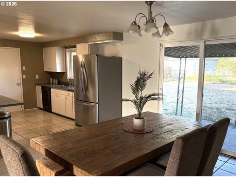 Tiny photo for 76501 Portal Dr, Oakridge, OR 97463 (MLS # 294270978)